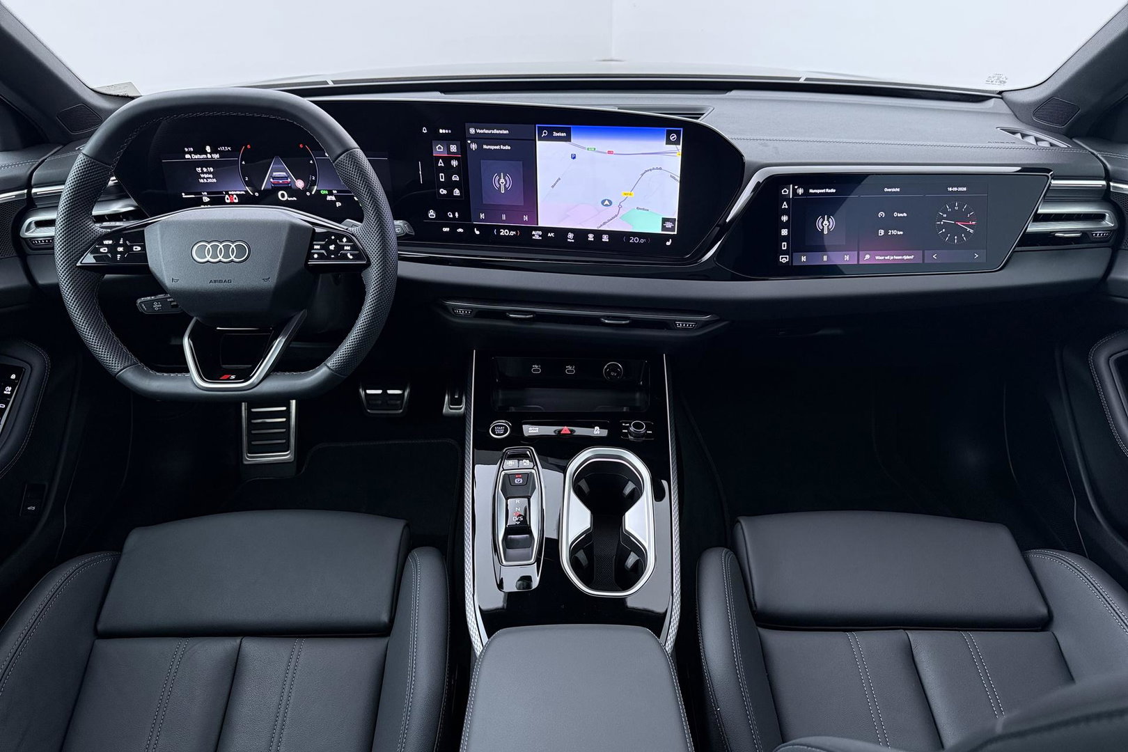 Audi A6 Avant TDI 150 kW Edition One S-tronic Avant | Panoramadak | 360° camera | Matrix LED | Passenger Display | Tech Plus | Sportstoelen | Stoelverwarming | ACC