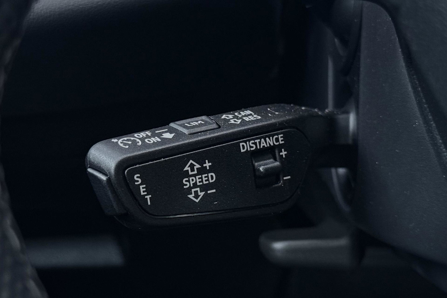 Audi A6 Avant TDI 150 kW Edition One S-tronic Avant | Panoramadak | 360° camera | Matrix LED | Passenger Display | Tech Plus | Sportstoelen | Stoelverwarming | ACC