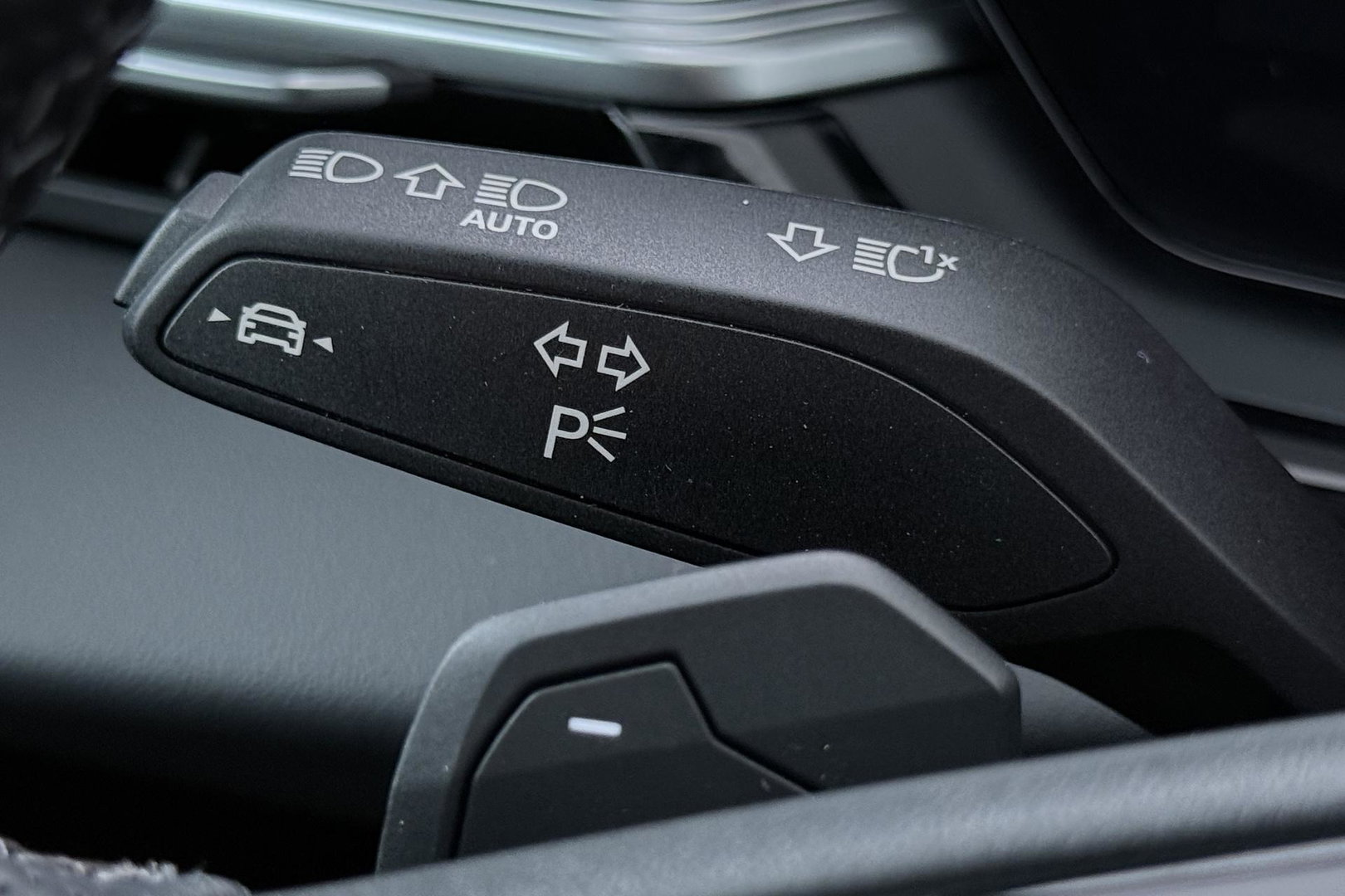 Audi A6 Avant TDI 150 kW Edition One S-tronic Avant | Panoramadak | 360° camera | Matrix LED | Passenger Display | Tech Plus | Sportstoelen | Stoelverwarming | ACC
