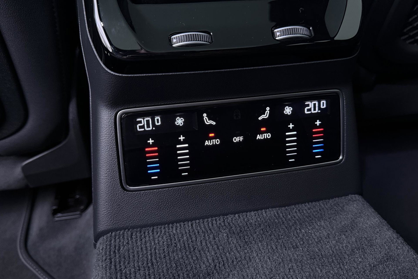 Audi A6 Avant TDI 150 kW Edition One S-tronic Avant | Panoramadak | 360° camera | Matrix LED | Passenger Display | Tech Plus | Sportstoelen | Stoelverwarming | ACC