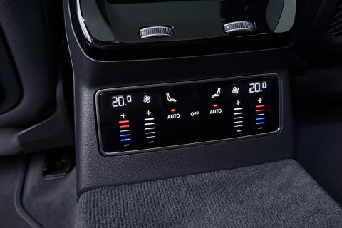 Audi A6 Avant TDI 150 kW Edition One S-tronic Avant | Panoramadak | 360° camera | Matrix LED | Passenger Display | Tech Plus | Sportstoelen | Stoelverwarming | ACC
