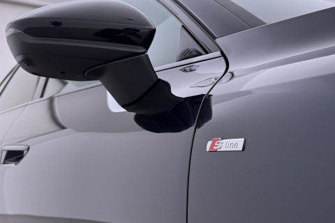 Audi A6 Avant TDI 150 kW Edition One S-tronic Avant | Panoramadak | 360° camera | Matrix LED | Passenger Display | Tech Plus | Sportstoelen | Stoelverwarming | ACC