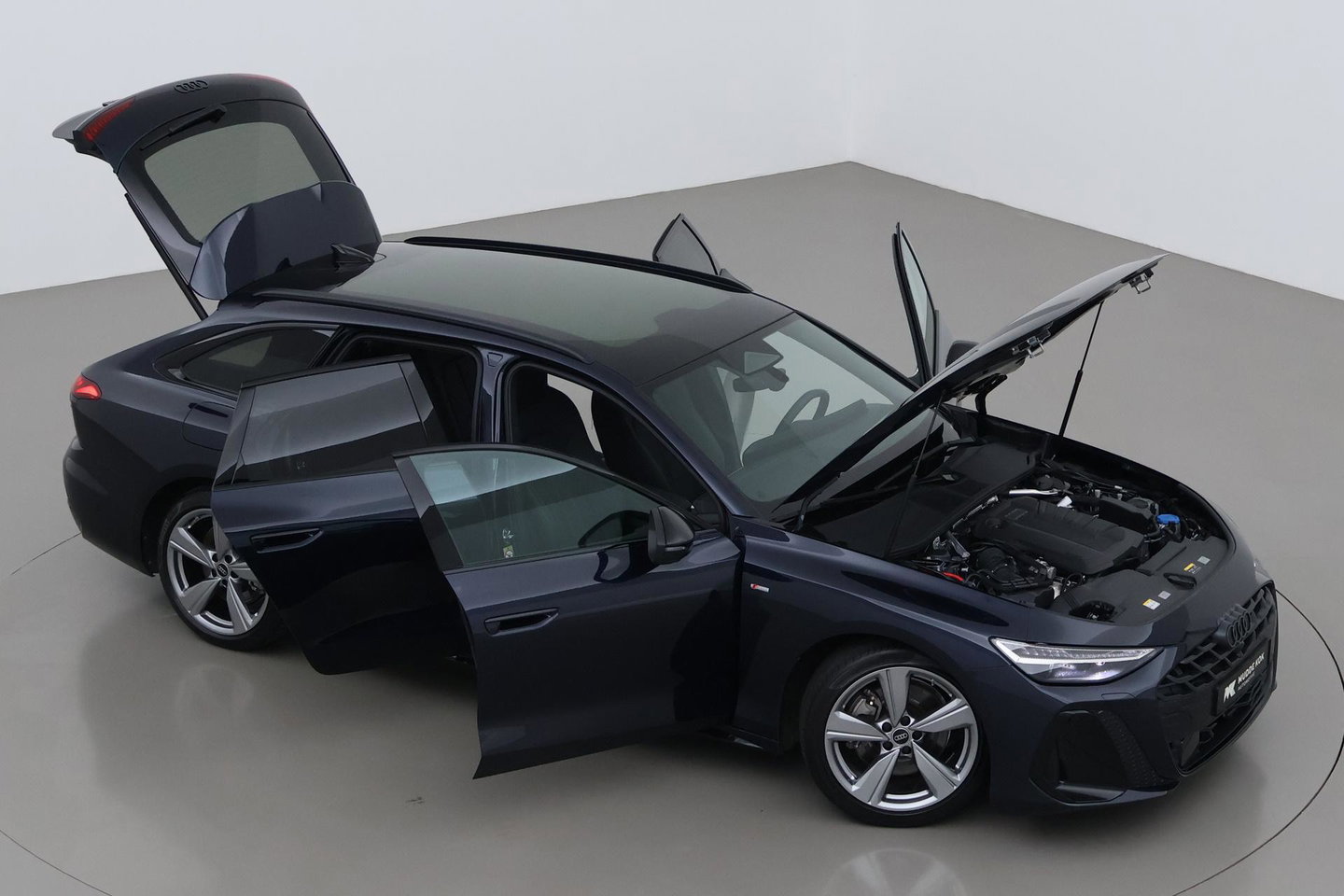 Audi A6 Avant TDI 150 kW Edition One S-tronic Avant | Panoramadak | 360° camera | Matrix LED | Passenger Display | Tech Plus | Sportstoelen | Stoelverwarming | ACC