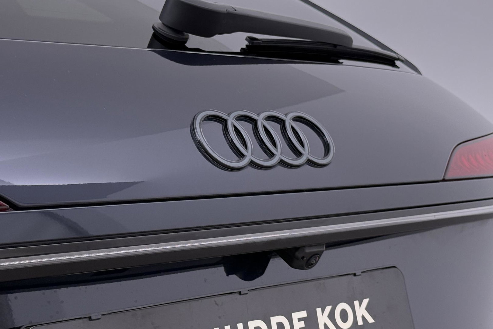 Audi A6 Avant TDI 150 kW Edition One S-tronic Avant | Panoramadak | 360° camera | Matrix LED | Passenger Display | Tech Plus | Sportstoelen | Stoelverwarming | ACC