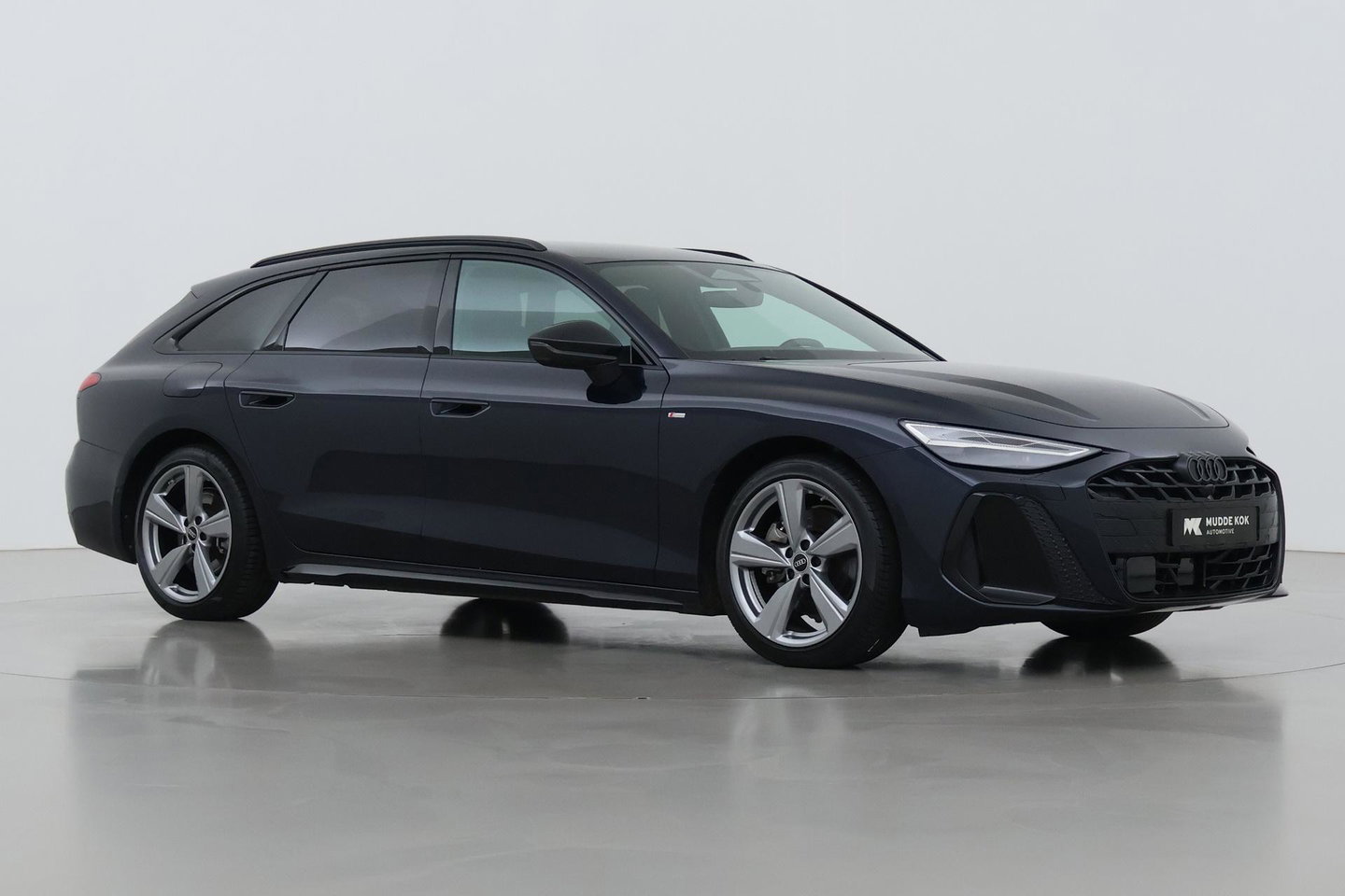 Audi A6 Avant TDI 150 kW Edition One S-tronic Avant | Panoramadak | 360° camera | Matrix LED | Passenger Display | Tech Plus | Sportstoelen | Stoelverwarming | ACC
