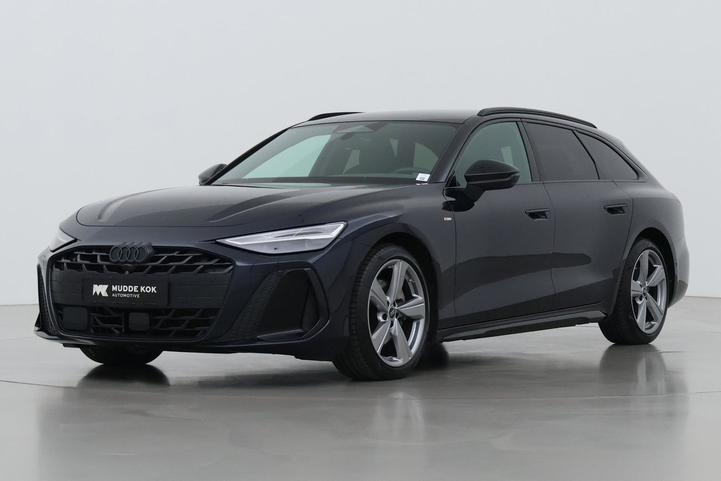 Audi A6 Avant TDI 150 kW Edition One S-tronic Avant | Panoramadak | 360° camera | Matrix LED | Passenger Display | Tech Plus | Sportstoelen | Stoelverwarming | ACC