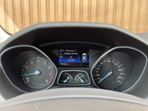 Ford FOCUS Wagon 1.0 Lease Edition | Trekhaak | Keyless Go/Entry | Airconditioning | Stoel- en stuurverwarming | Bluetooth | Voorruitverwarming |