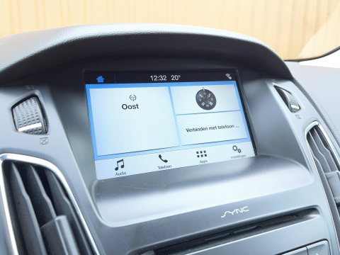 Ford FOCUS Wagon 1.0 Lease Edition | Trekhaak | Keyless Go/Entry | Airconditioning | Stoel- en stuurverwarming | Bluetooth | Voorruitverwarming |