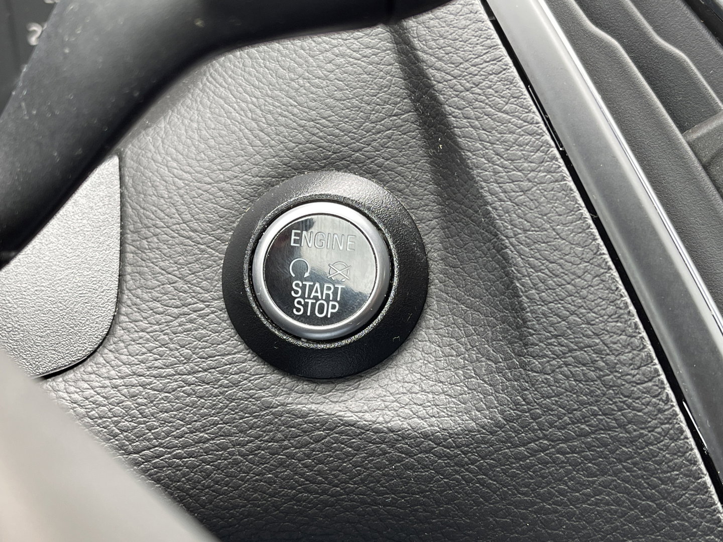 Ford FOCUS Wagon 1.0 Lease Edition | Trekhaak | Keyless Go/Entry | Airconditioning | Stoel- en stuurverwarming | Bluetooth | Voorruitverwarming |
