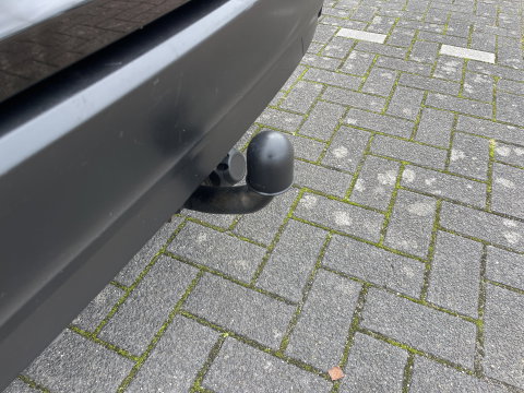 Ford FOCUS Wagon 1.0 Lease Edition | Trekhaak | Keyless Go/Entry | Airconditioning | Stoel- en stuurverwarming | Bluetooth | Voorruitverwarming |