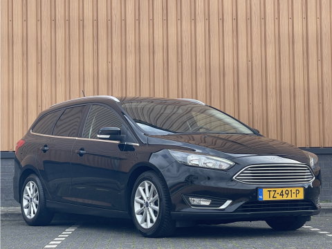 Ford FOCUS Wagon 1.0 Lease Edition | Trekhaak | Keyless Go/Entry | Airconditioning | Stoel- en stuurverwarming | Bluetooth | Voorruitverwarming |