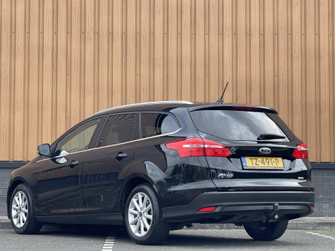 Ford FOCUS Wagon 1.0 Lease Edition | Trekhaak | Keyless Go/Entry | Airconditioning | Stoel- en stuurverwarming | Bluetooth | Voorruitverwarming |