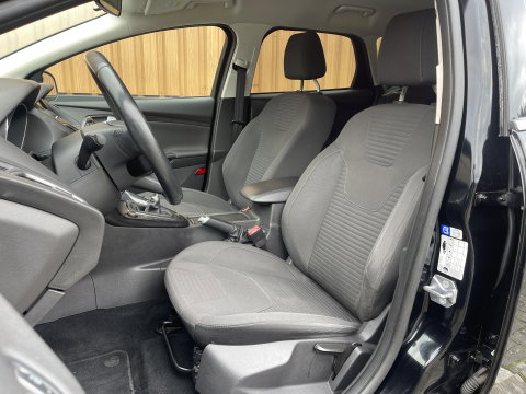 Ford FOCUS Wagon 1.0 Lease Edition | Trekhaak | Keyless Go/Entry | Airconditioning | Stoel- en stuurverwarming | Bluetooth | Voorruitverwarming |