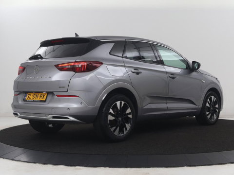 Opel Grandland 1.2 Turbo | Automaat | Apple Carplay | Dodehoek Ass. | Stuurwielverwarming | Camera |