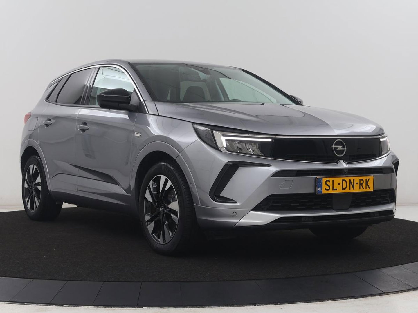 Opel Grandland 1.2 Turbo | Automaat | Apple Carplay | Dodehoek Ass. | Stuurwielverwarming | Camera |