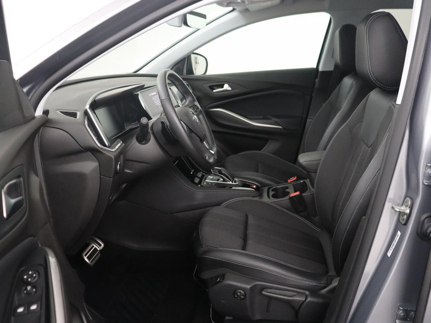 Opel Grandland 1.2 Turbo | Automaat | Apple Carplay | Dodehoek Ass. | Stuurwielverwarming | Camera |