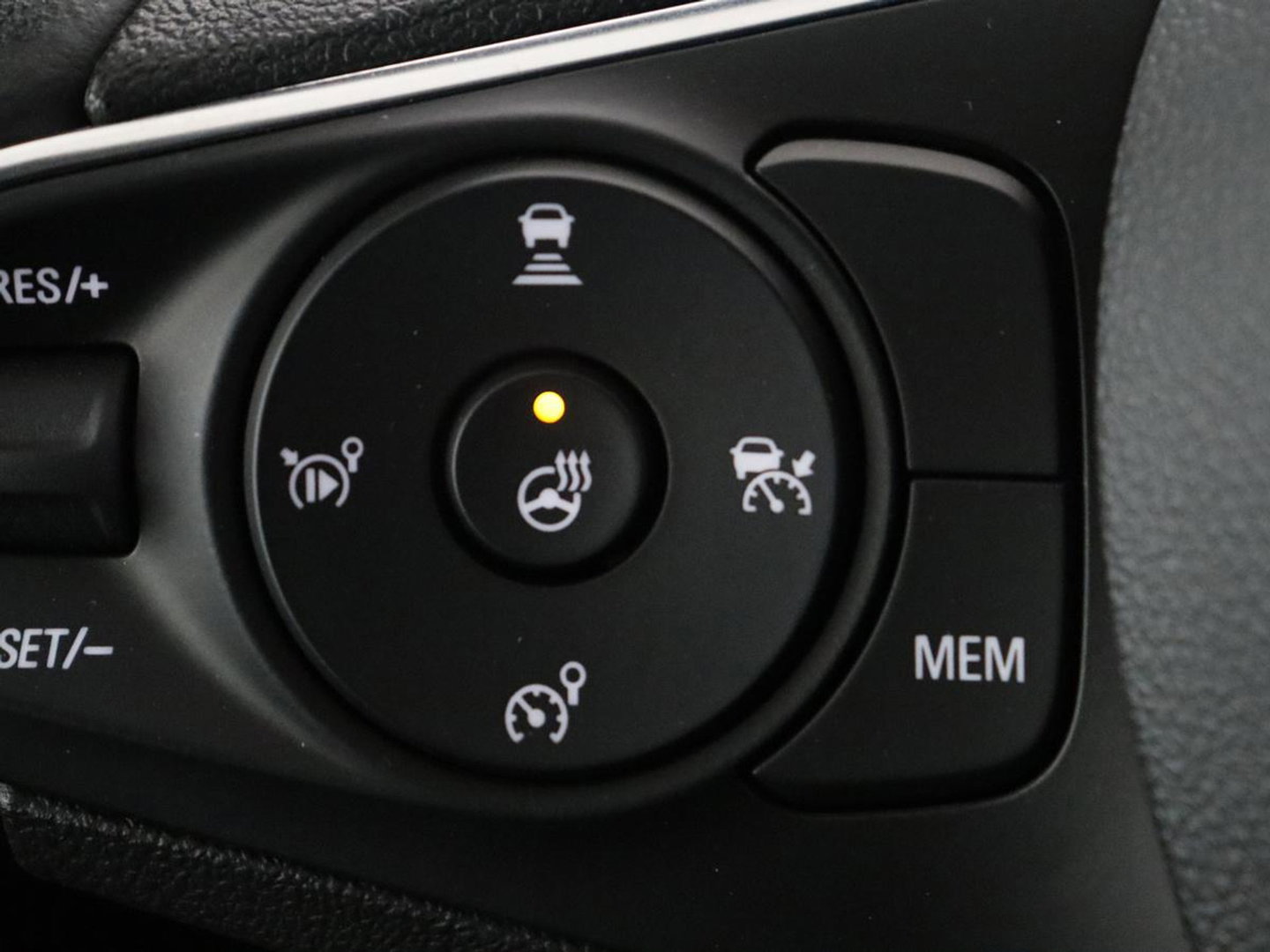 Opel Grandland 1.2 Turbo | Automaat | Apple Carplay | Dodehoek Ass. | Stuurwielverwarming | Camera |