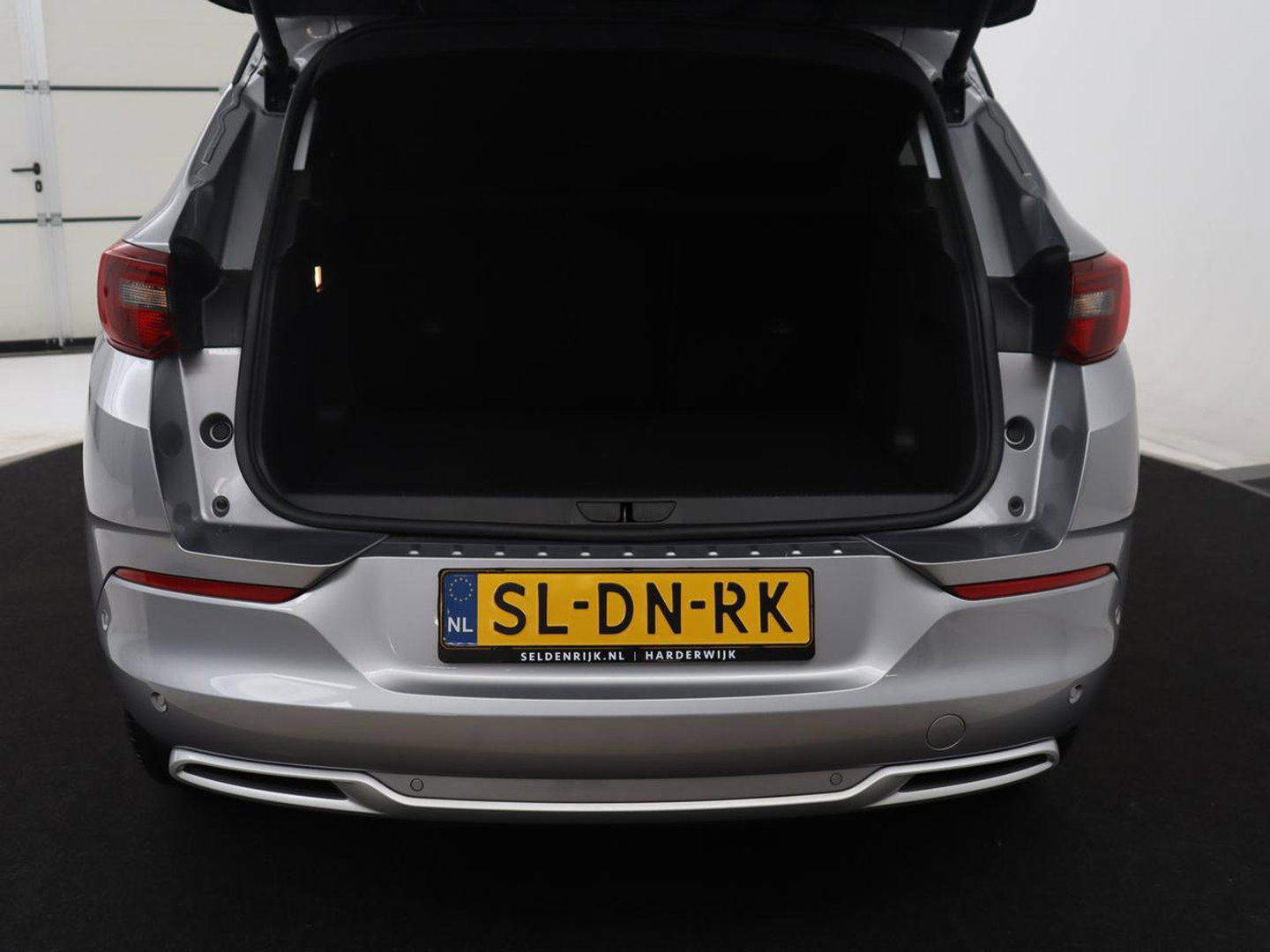 Opel Grandland 1.2 Turbo | Automaat | Apple Carplay | Dodehoek Ass. | Stuurwielverwarming | Camera |