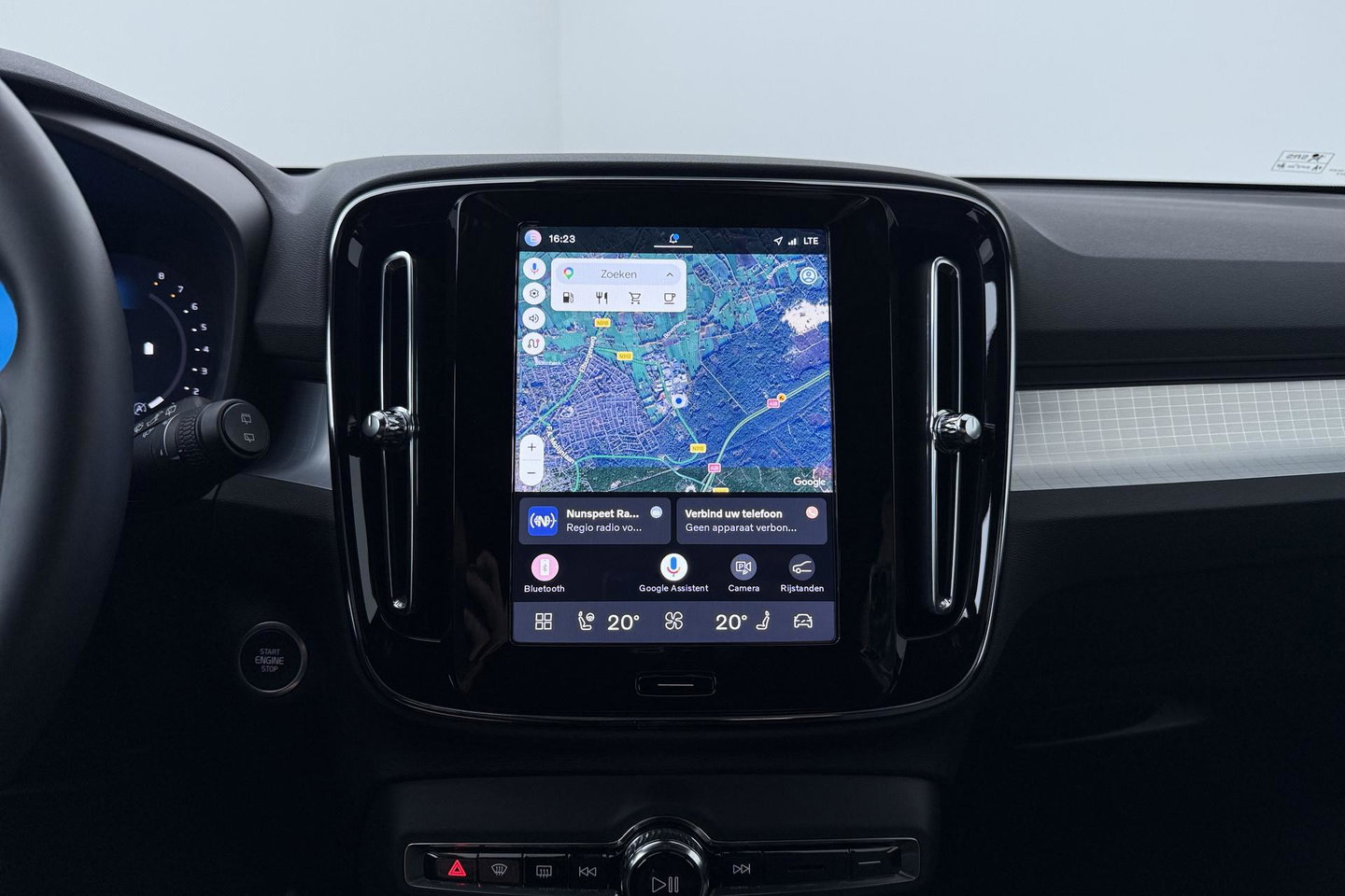 Volvo XC40 2.0 B3 Plus Black Edition | Harman/Kardon | Camera | Stoel+Stuurverwarming | Memory | Keyless | 20 Inch