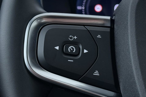 Volvo XC40 2.0 B3 Plus Black Edition | Harman/Kardon | Camera | Stoel+Stuurverwarming | Memory | Keyless | 20 Inch