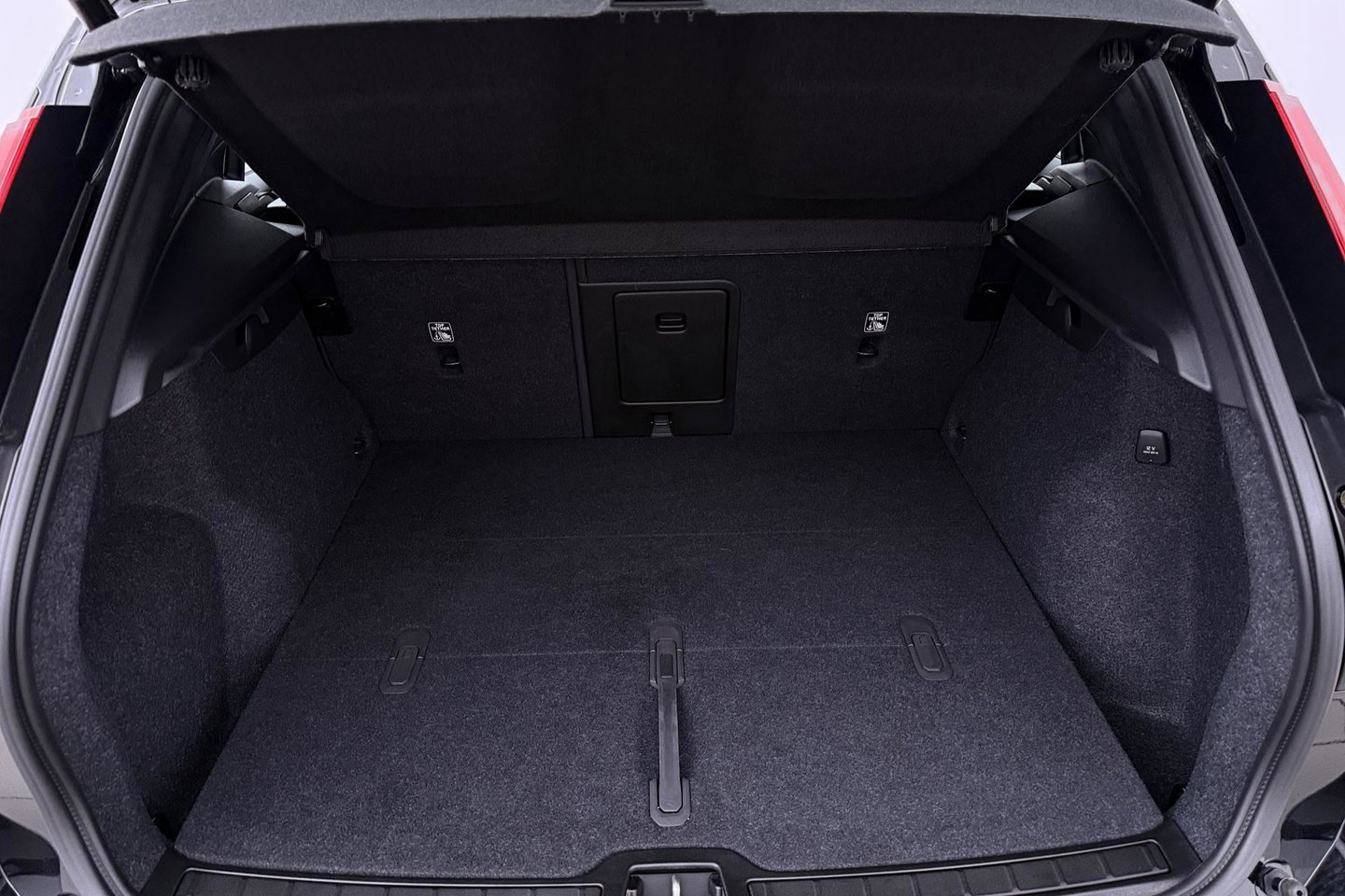 Volvo XC40 2.0 B3 Plus Black Edition | Harman/Kardon | Camera | Stoel+Stuurverwarming | Memory | Keyless | 20 Inch