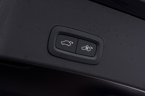 Volvo XC40 2.0 B3 Plus Black Edition | Harman/Kardon | Camera | Stoel+Stuurverwarming | Memory | Keyless | 20 Inch