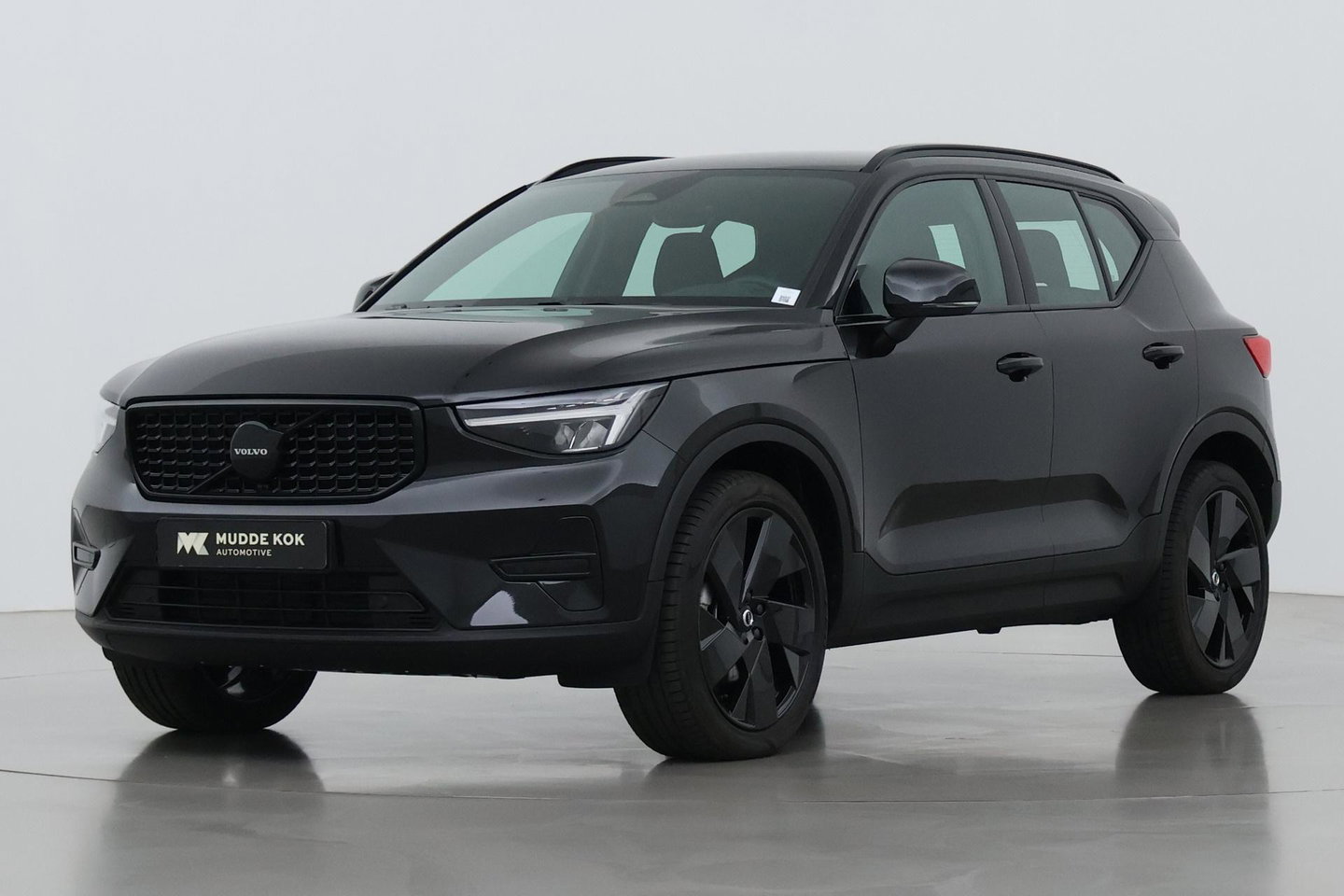Volvo XC40 2.0 B3 Plus Black Edition | Harman/Kardon | Camera | Stoel+Stuurverwarming | Memory | Keyless | 20 Inch