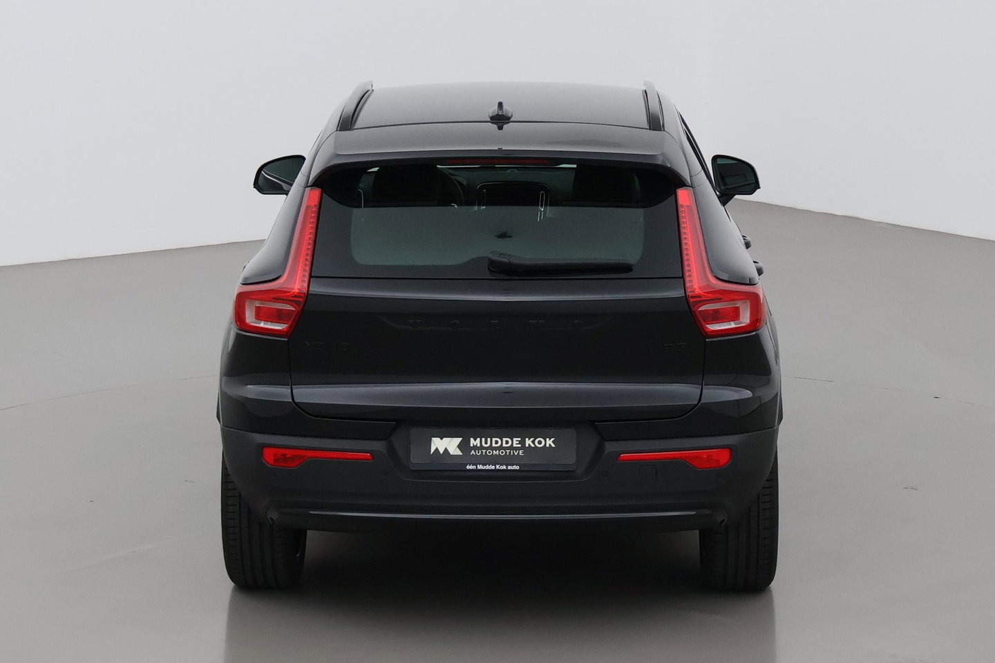 Volvo XC40 2.0 B3 Plus Black Edition | Harman/Kardon | Camera | Stoel+Stuurverwarming | Memory | Keyless | 20 Inch