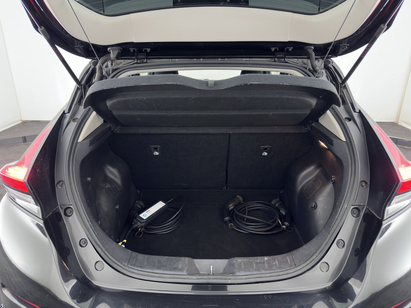 Nissan Leaf Acenta 40 kWh *AUT |  ADAPTIVE-CRUISE | KEYLESS | NAVI-FULLMAP | DAB+ | DIGI-COCKPIT | PRIVACYGLASS | 16"ALU*