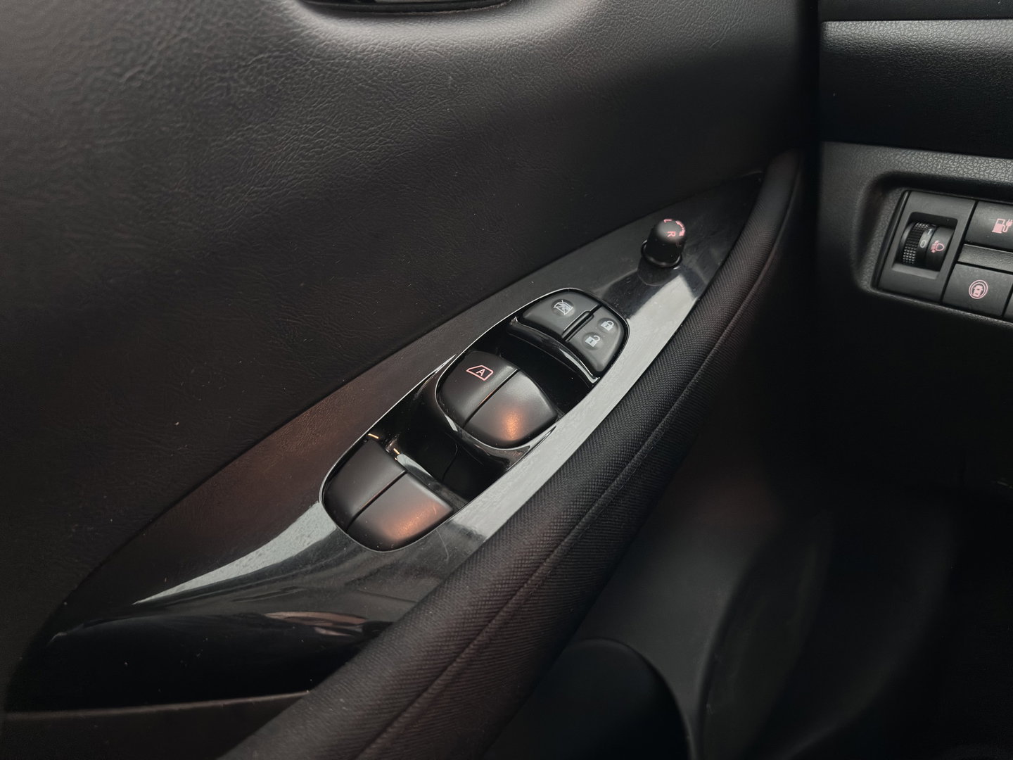 Nissan Leaf Acenta 40 kWh *AUT |  ADAPTIVE-CRUISE | KEYLESS | NAVI-FULLMAP | DAB+ | DIGI-COCKPIT | PRIVACYGLASS | 16"ALU*