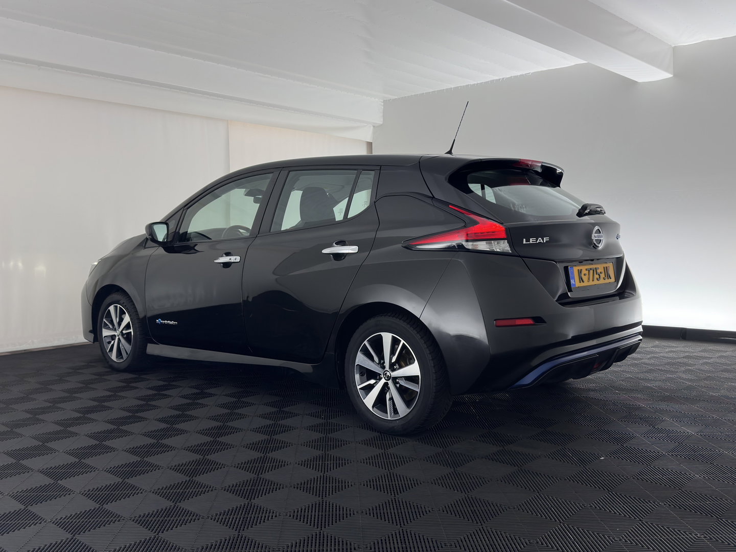 Nissan Leaf Acenta 40 kWh *AUT |  ADAPTIVE-CRUISE | KEYLESS | NAVI-FULLMAP | DAB+ | DIGI-COCKPIT | PRIVACYGLASS | 16"ALU*