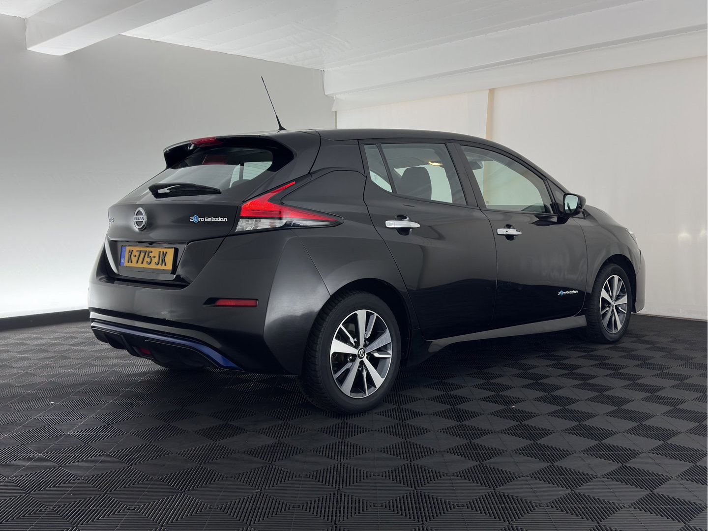 Nissan Leaf Acenta 40 kWh *AUT |  ADAPTIVE-CRUISE | KEYLESS | NAVI-FULLMAP | DAB+ | DIGI-COCKPIT | PRIVACYGLASS | 16"ALU*