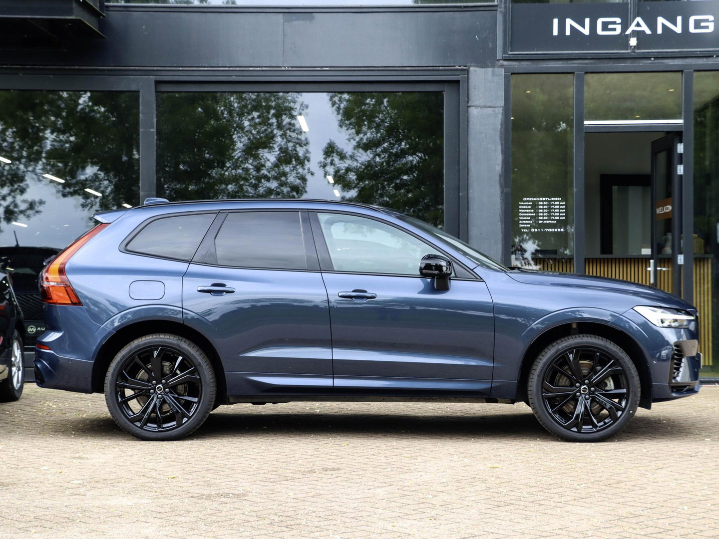 Volvo XC60 T8 AWD Ultra Black Edition Pano 360 Bowers & Wilkins Trekhaak HeadUp Display 21''