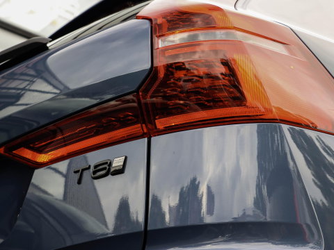 Volvo XC60 T8 AWD Ultra Black Edition Pano 360 Bowers & Wilkins Trekhaak HeadUp Display 21''