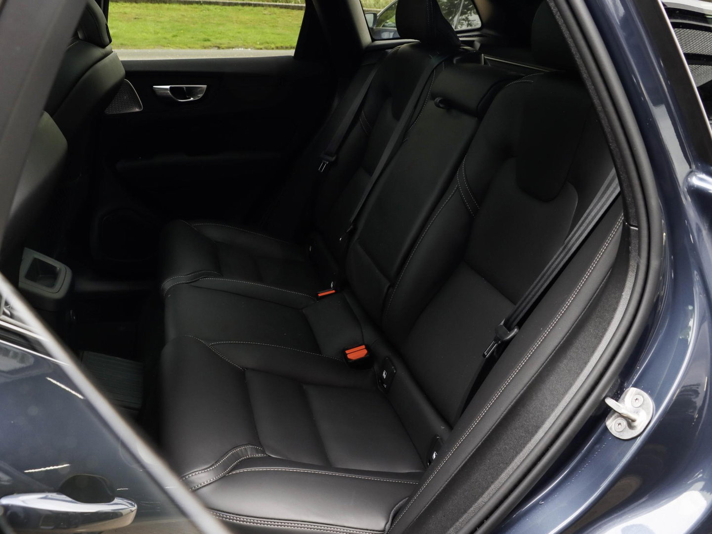 Volvo XC60 T8 AWD Ultra Black Edition Pano 360 Bowers & Wilkins Trekhaak HeadUp Display 21''