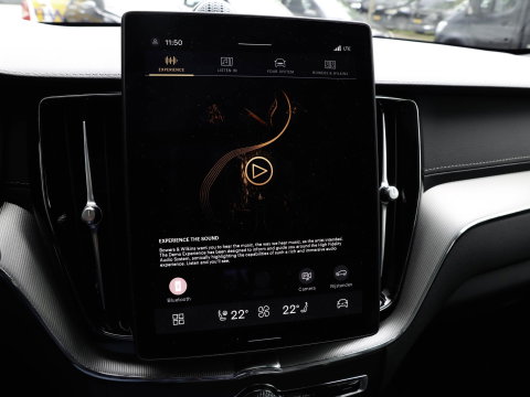 Volvo XC60 T8 AWD Ultra Black Edition Pano 360 Bowers & Wilkins Trekhaak HeadUp Display 21''