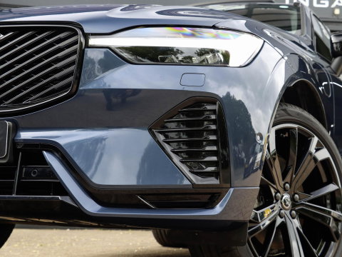 Volvo XC60 T8 AWD Ultra Black Edition Pano 360 Bowers & Wilkins Trekhaak HeadUp Display 21''