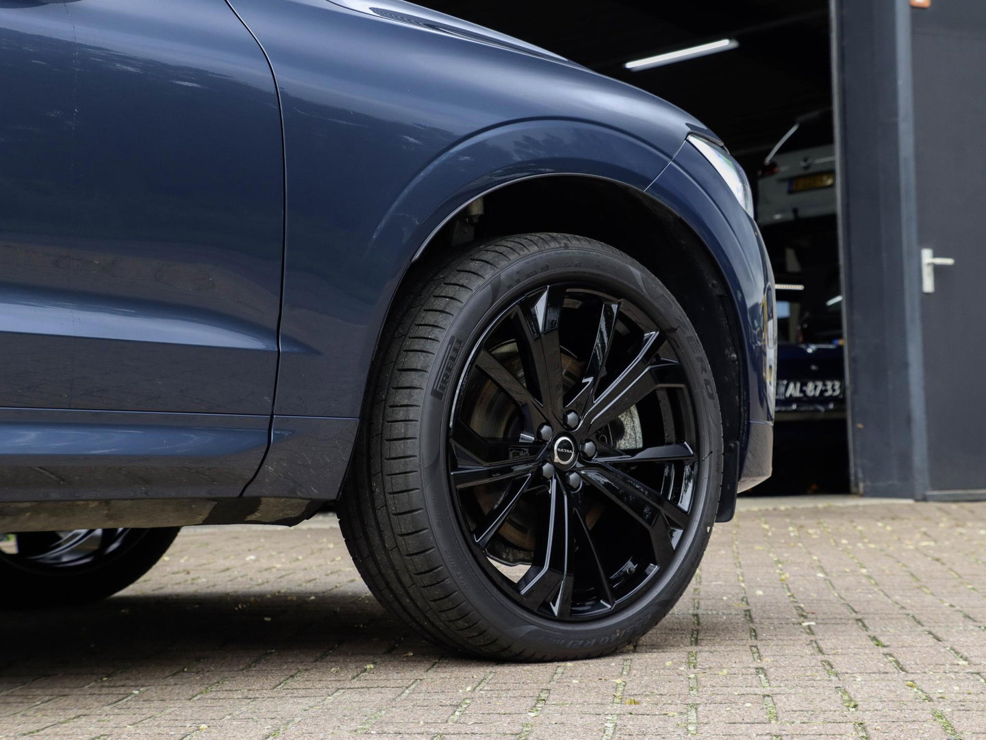 Volvo XC60 T8 AWD Ultra Black Edition Pano 360 Bowers & Wilkins Trekhaak HeadUp Display 21''