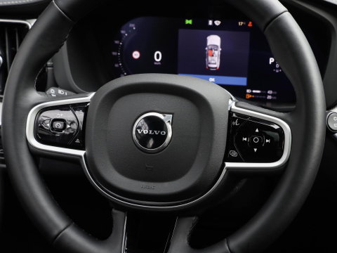 Volvo XC60 T8 AWD Ultra Black Edition Pano 360 Bowers & Wilkins Trekhaak HeadUp Display 21''