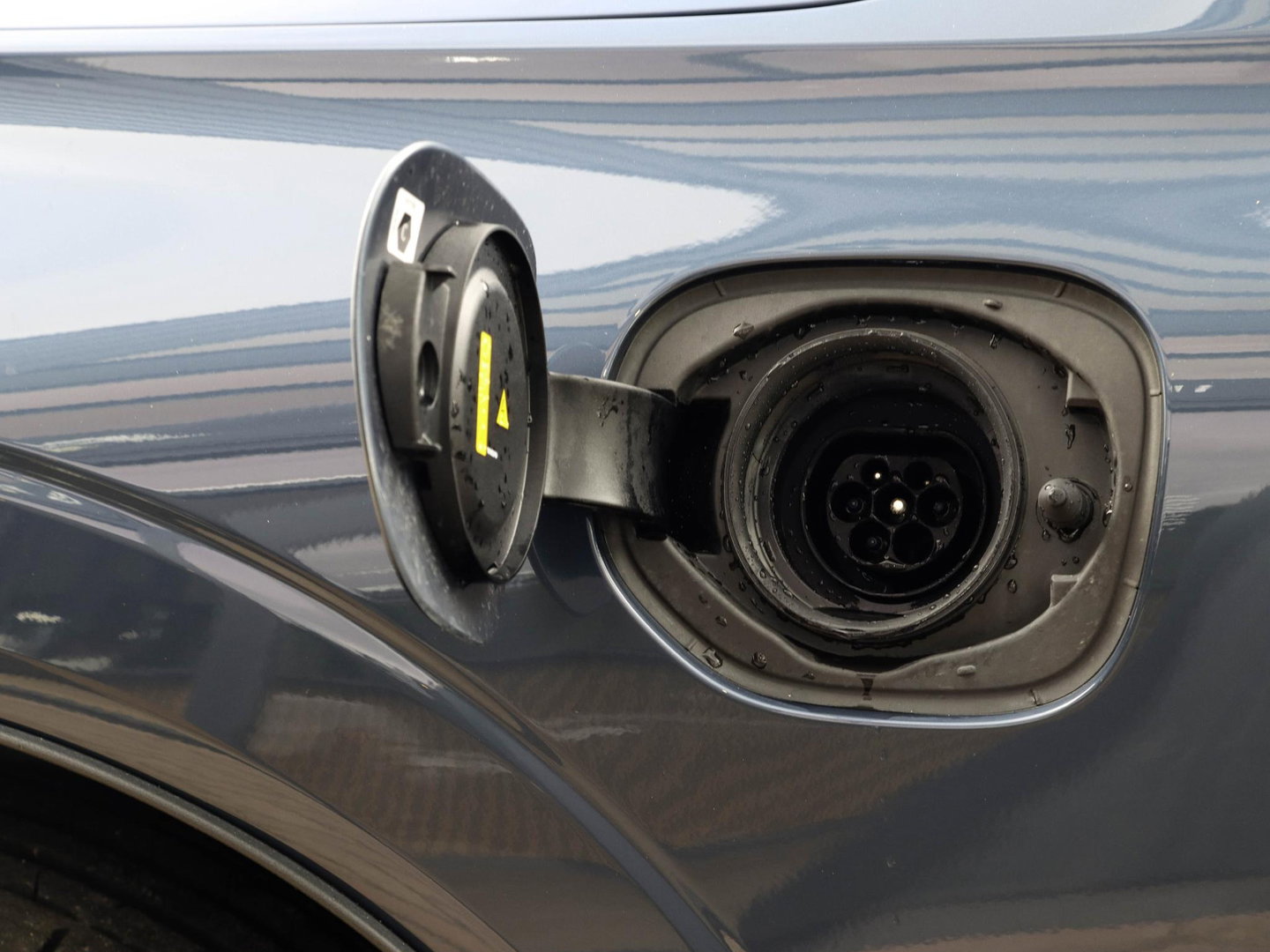 Volvo XC60 T8 AWD Ultra Black Edition Pano 360 Bowers & Wilkins Trekhaak HeadUp Display 21''