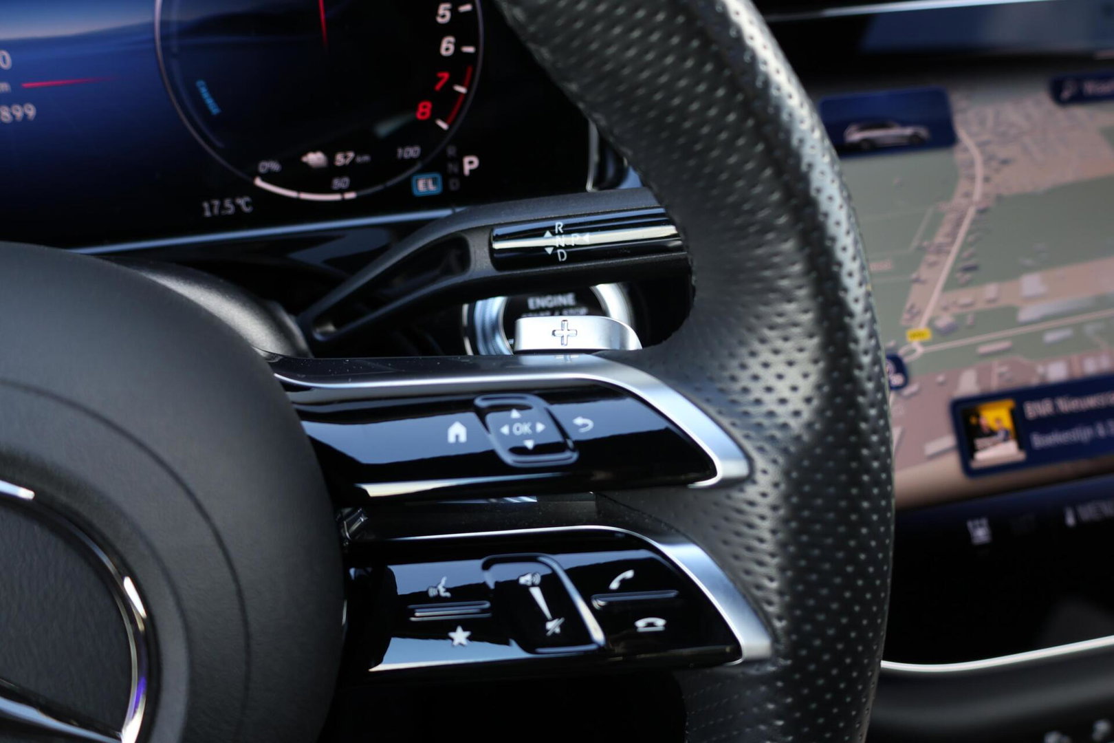 Mercedes-Benz E-Klasse Estate 300 e AMG Line / Panoramadak / Memory Stoelen / Hyperscreen / Keyless-Go / Burmester 3D Surround