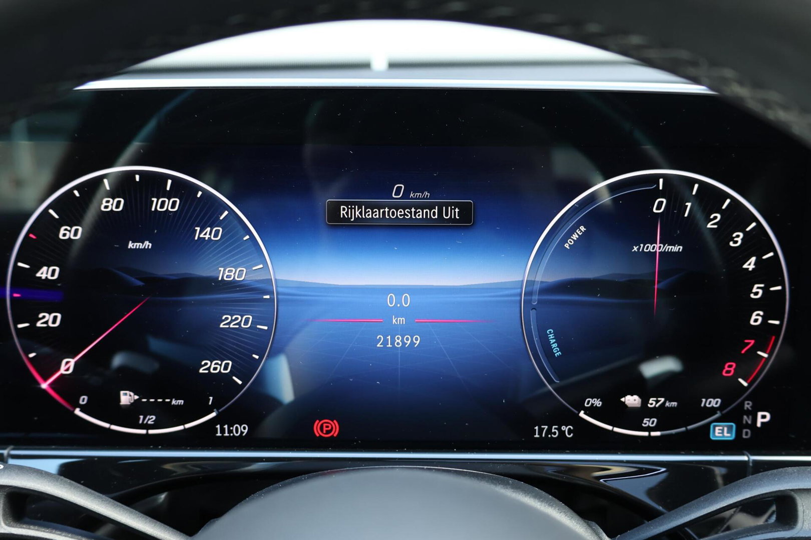 Mercedes-Benz E-Klasse Estate 300 e AMG Line / Panoramadak / Memory Stoelen / Hyperscreen / Keyless-Go / Burmester 3D Surround