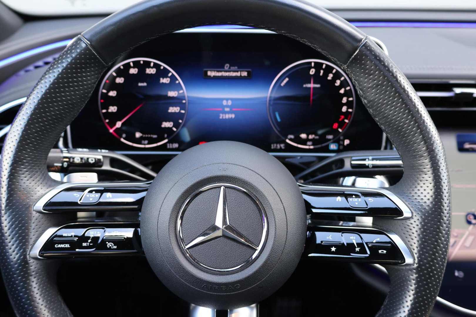 Mercedes-Benz E-Klasse Estate 300 e AMG Line / Panoramadak / Memory Stoelen / Hyperscreen / Keyless-Go / Burmester 3D Surround