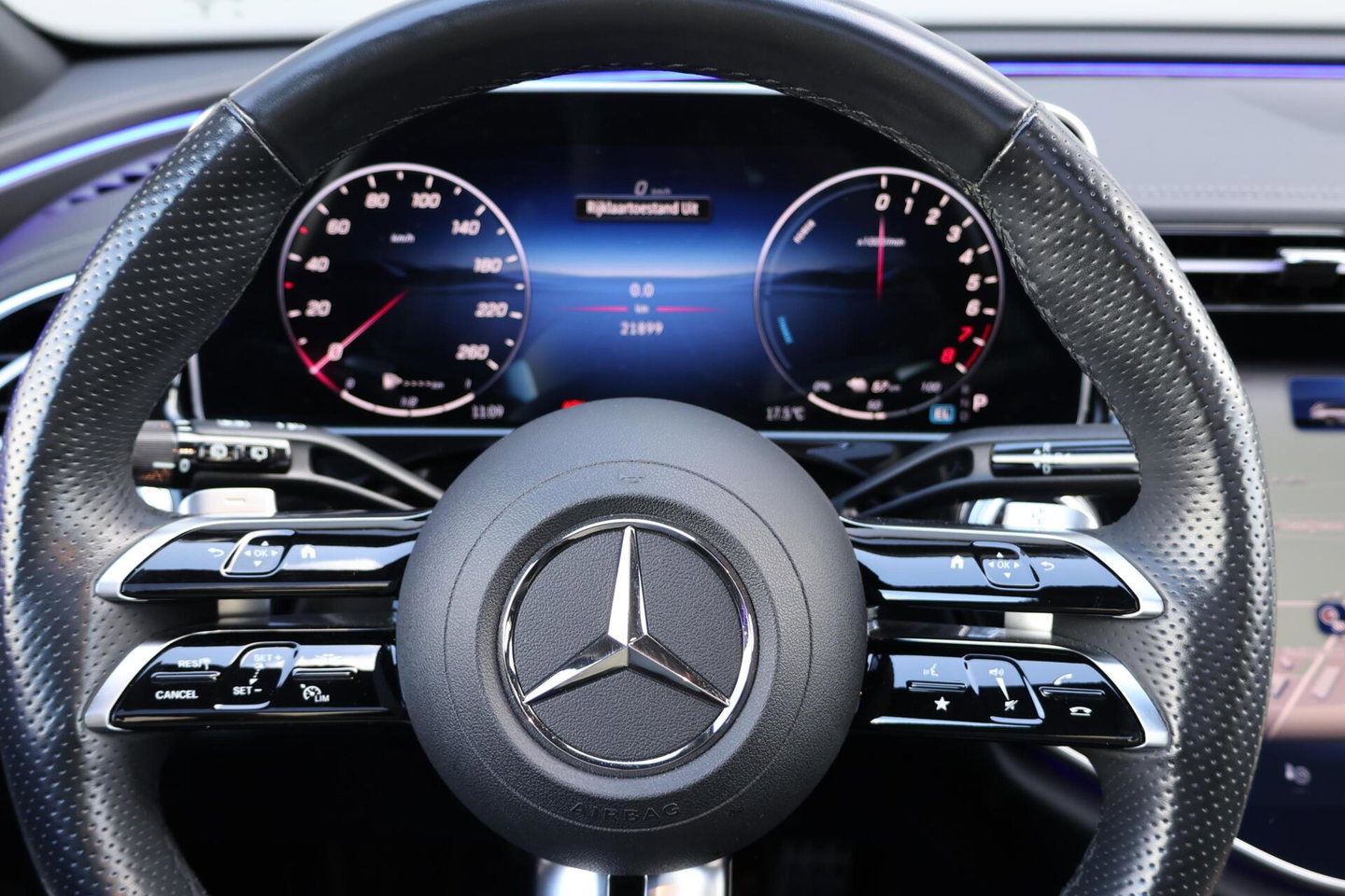Mercedes-Benz E-Klasse Estate 300 e AMG Line / Panoramadak / Memory Stoelen / Hyperscreen / Keyless-Go / Burmester 3D Surround
