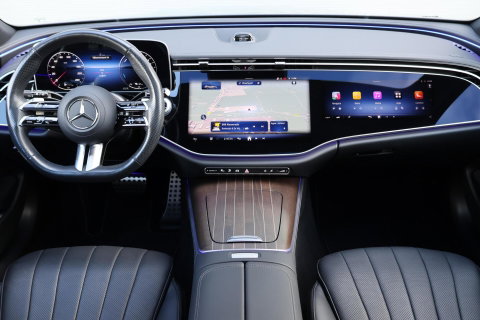 Mercedes-Benz E-Klasse Estate 300 e AMG Line / Panoramadak / Memory Stoelen / Hyperscreen / Keyless-Go / Burmester 3D Surround