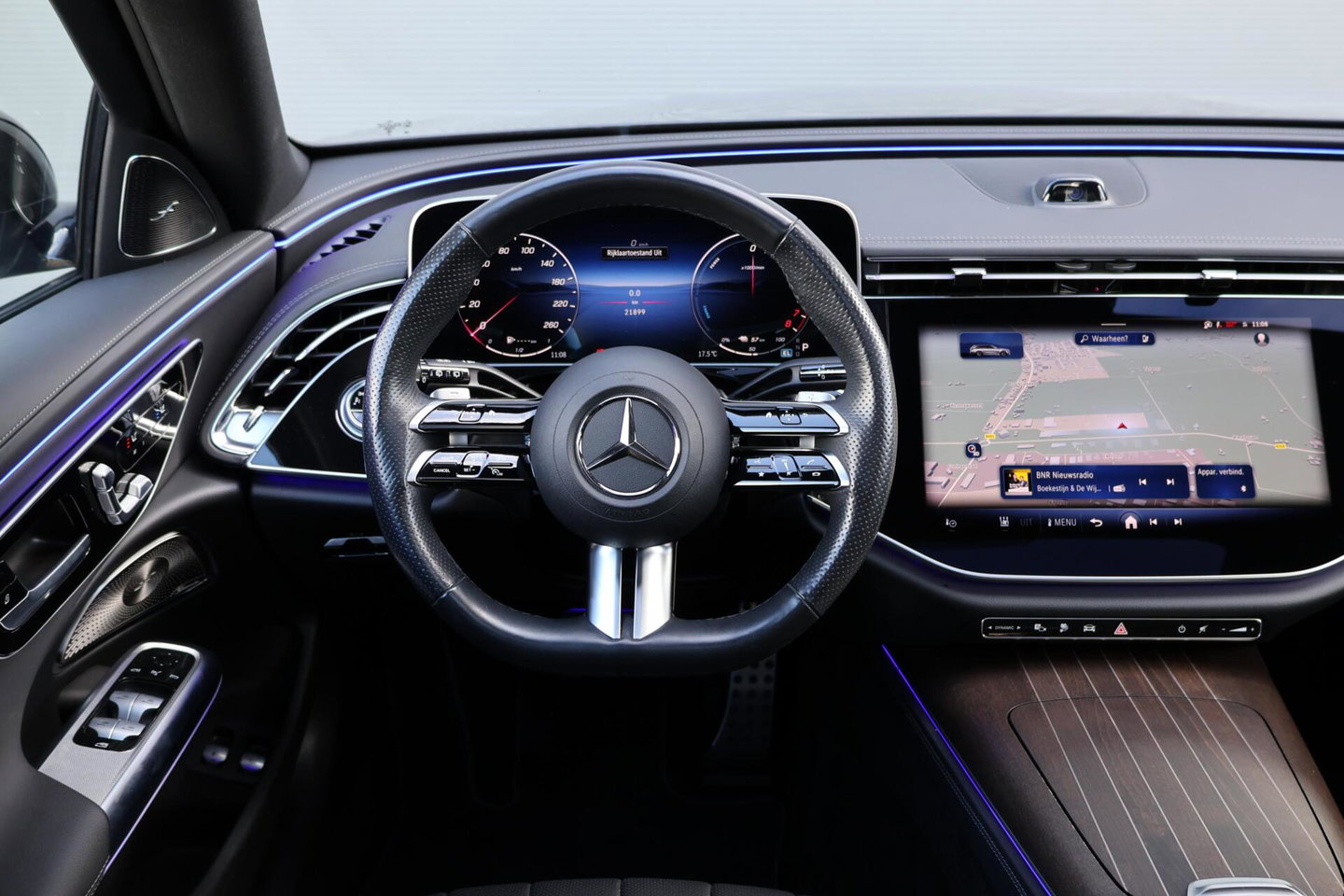 Mercedes-Benz E-Klasse Estate 300 e AMG Line / Panoramadak / Memory Stoelen / Hyperscreen / Keyless-Go / Burmester 3D Surround