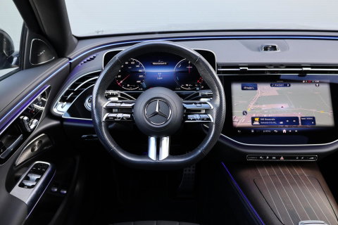 Mercedes-Benz E-Klasse Estate 300 e AMG Line / Panoramadak / Memory Stoelen / Hyperscreen / Keyless-Go / Burmester 3D Surround