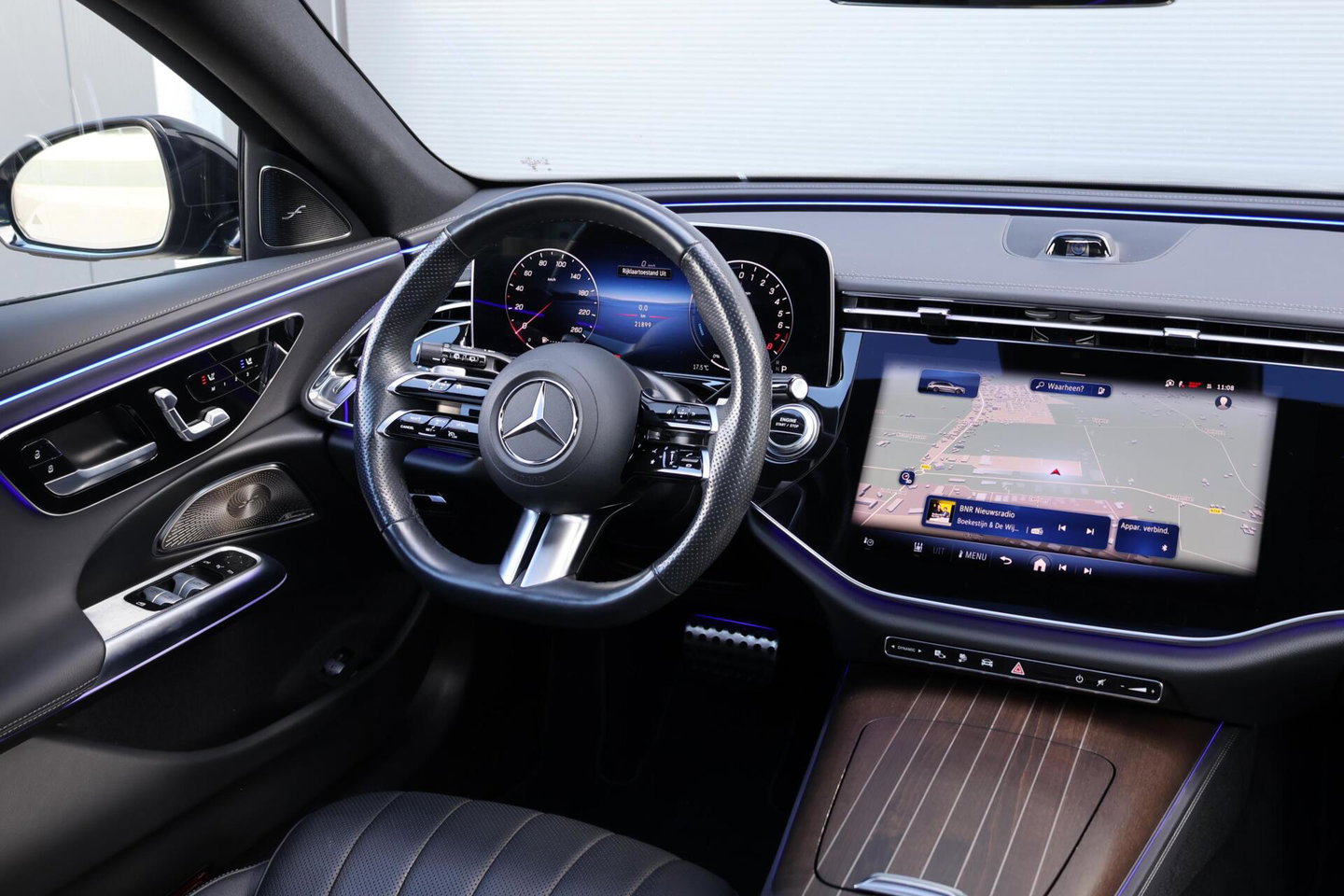 Mercedes-Benz E-Klasse Estate 300 e AMG Line / Panoramadak / Memory Stoelen / Hyperscreen / Keyless-Go / Burmester 3D Surround