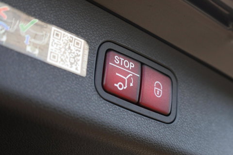 Mercedes-Benz E-Klasse Estate 300 e AMG Line / Panoramadak / Memory Stoelen / Hyperscreen / Keyless-Go / Burmester 3D Surround
