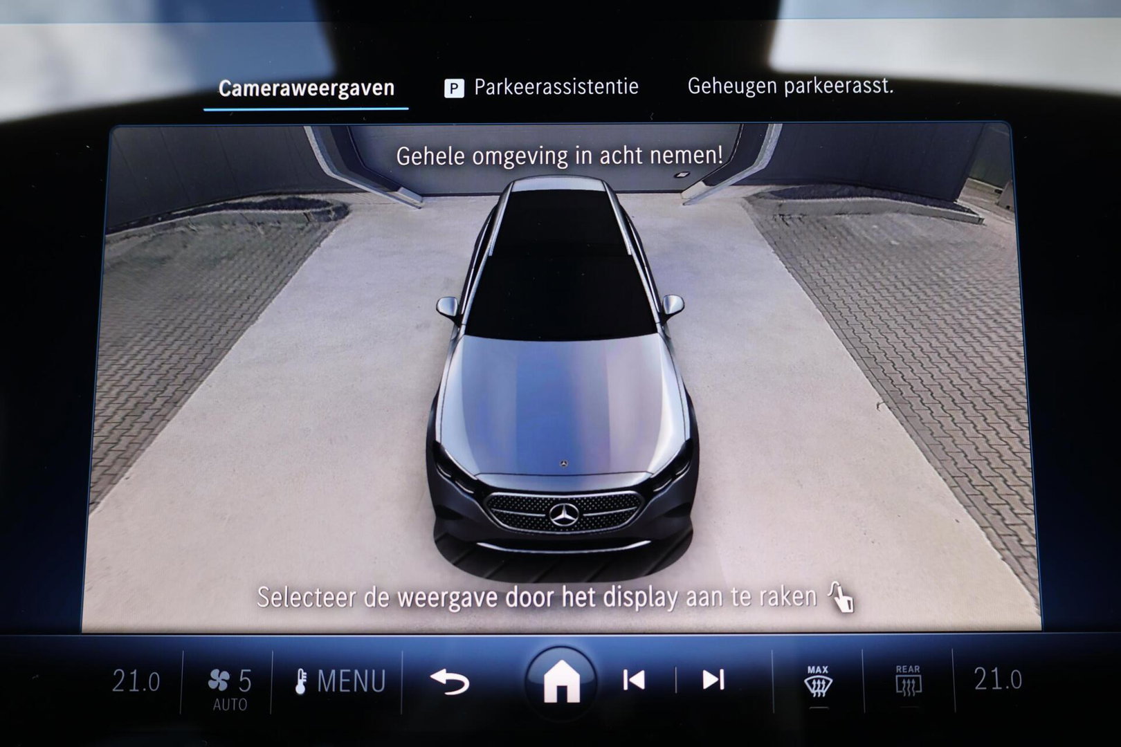 Mercedes-Benz E-Klasse Estate 300 e AMG Line / Panoramadak / Memory Stoelen / Hyperscreen / Keyless-Go / Burmester 3D Surround
